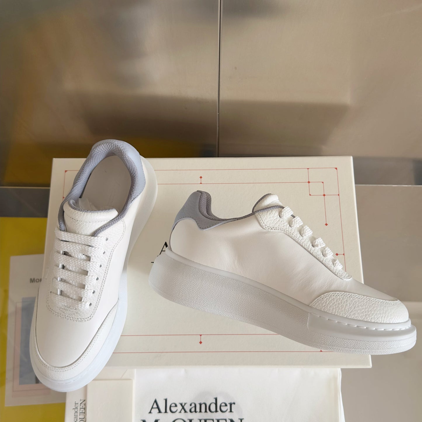 251014  New high-quality casual daily sports shoes