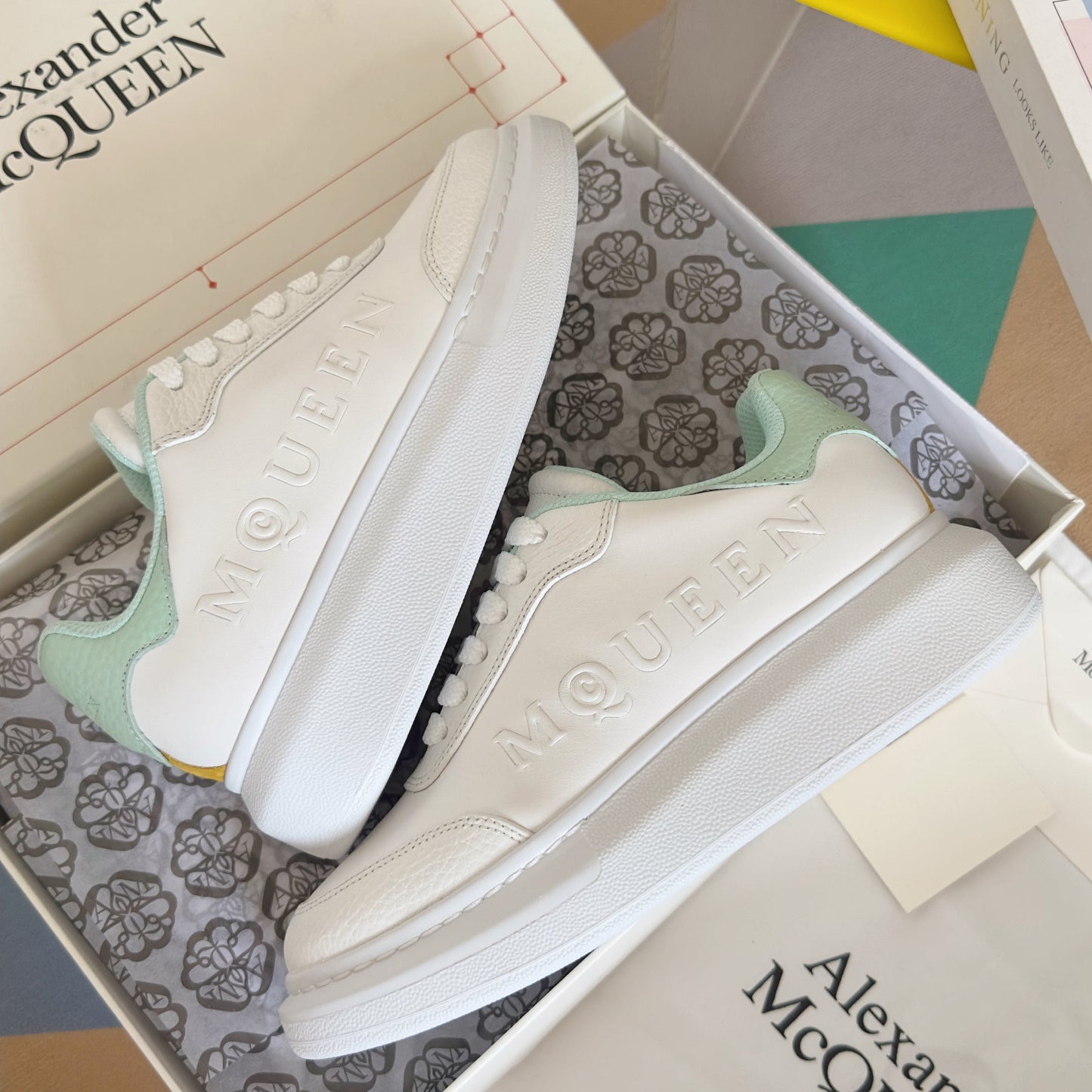 251014  New high-quality casual daily sports shoes