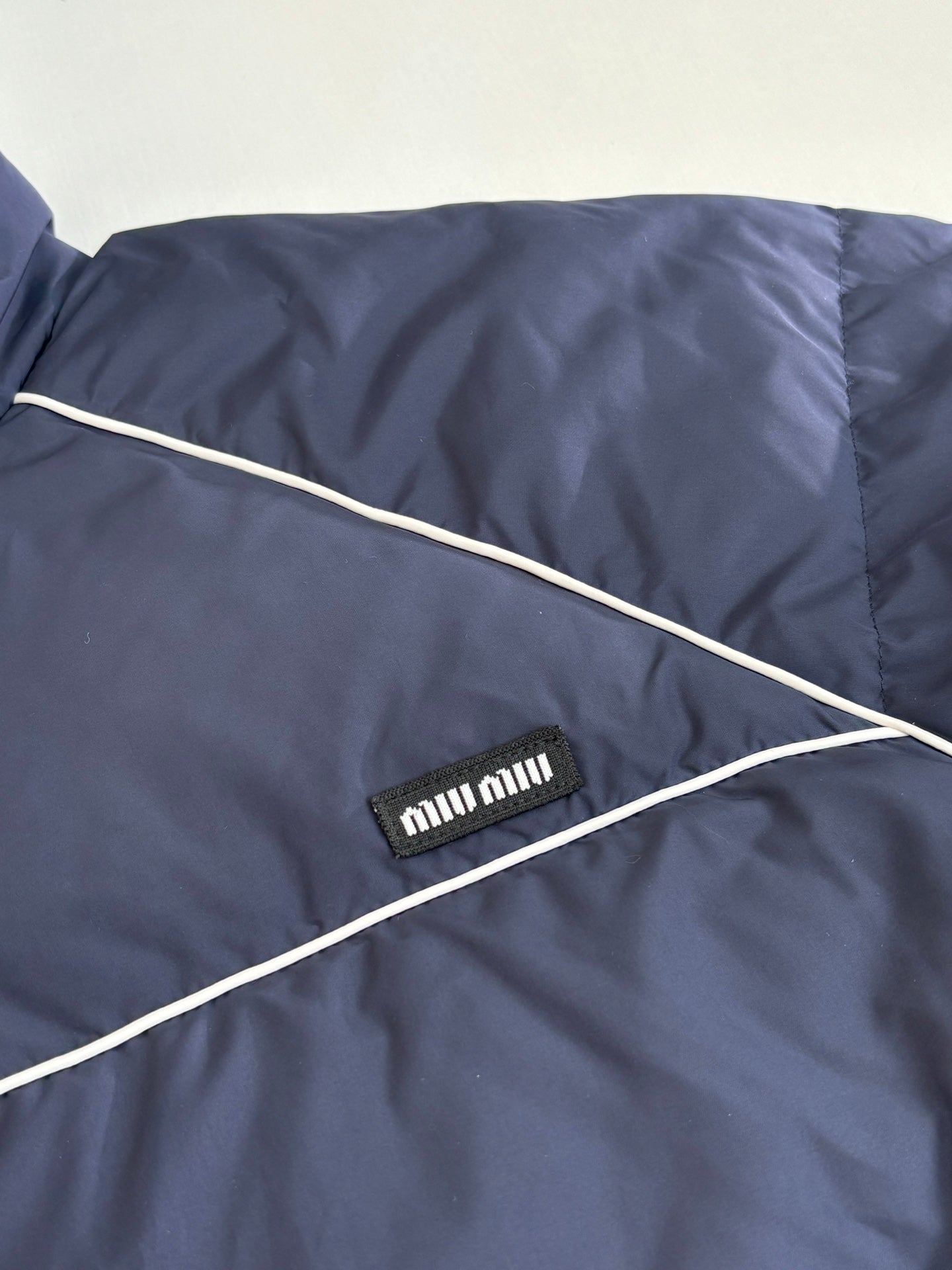 251021  new high-quality, classic and simple daily short down jacket
