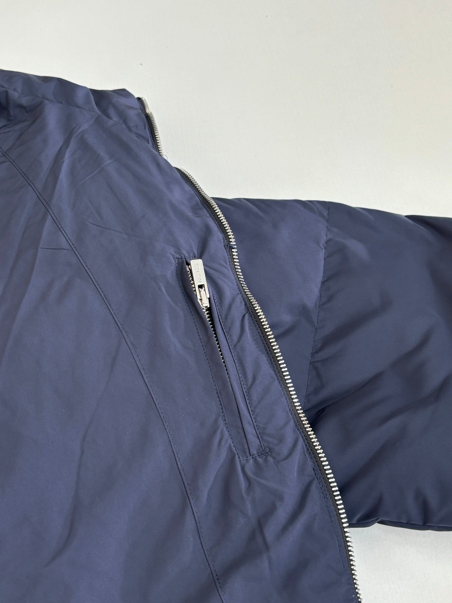 251021  new high-quality, classic and simple daily short down jacket