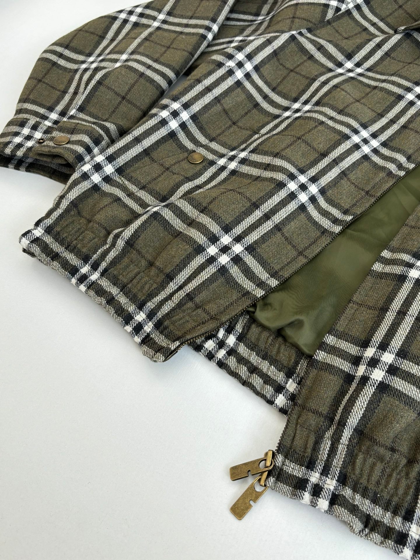 251021  new high-quality classic checkered thick jacket