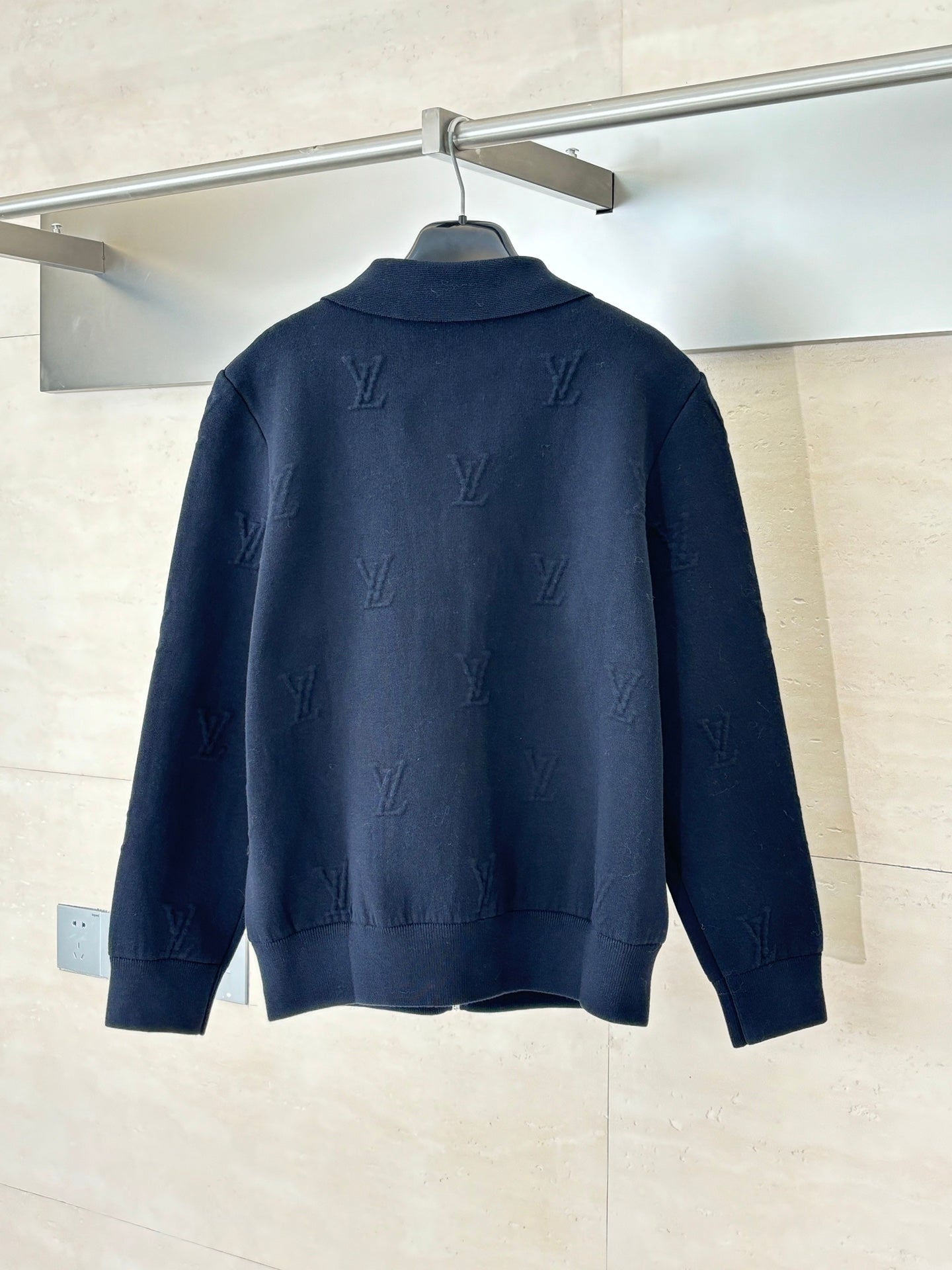 251021 New high-quality embossed lapel zipper knitted coat