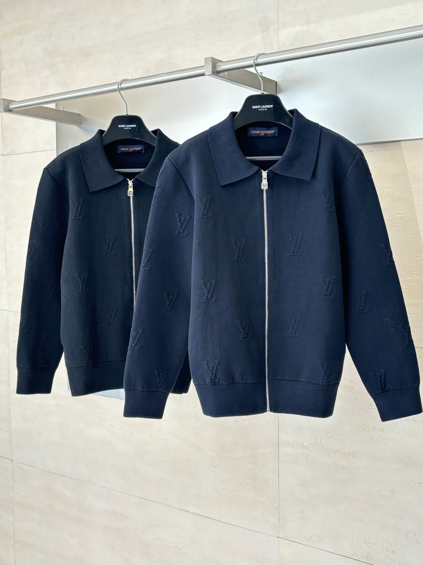 251021 New high-quality embossed lapel zipper knitted coat