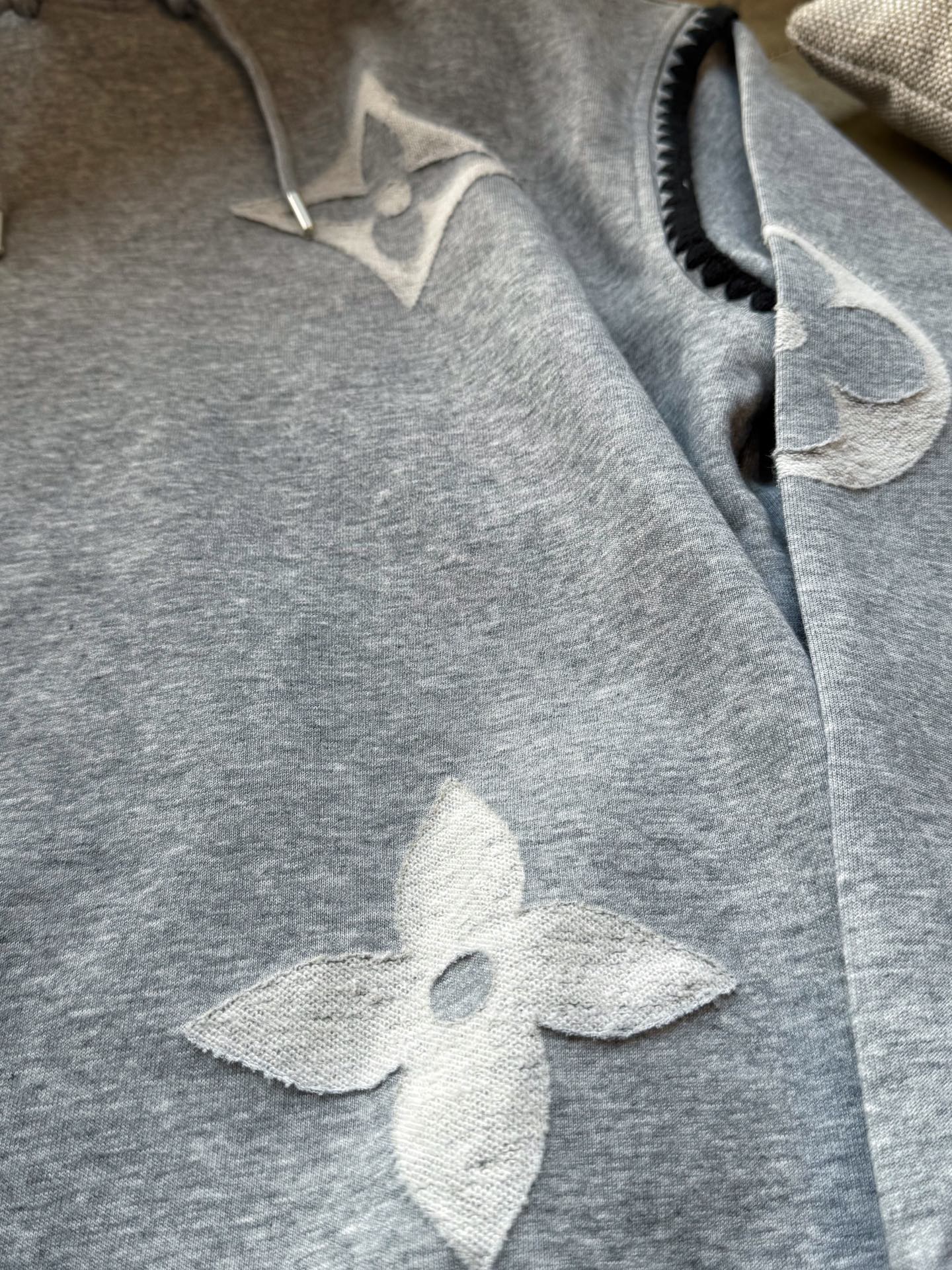 251021 New high-quality, heavily crafted burnt flower hoodie