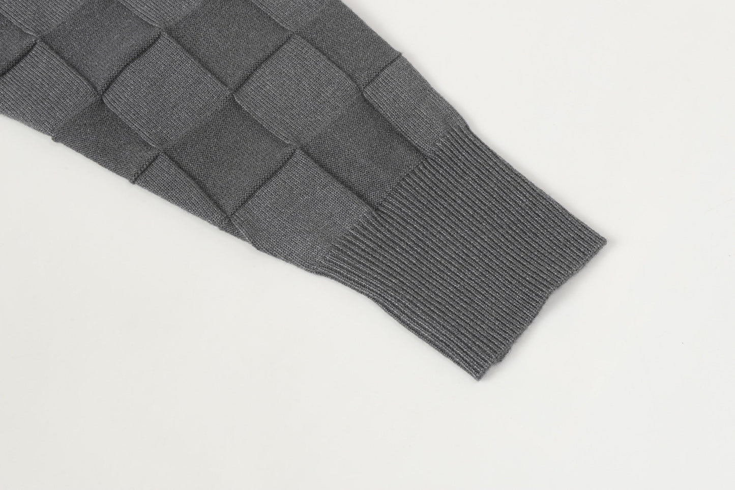 251021 New high-quality checkerboard series round-neck pullover sweater