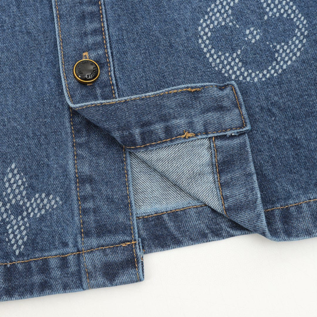 251021 A new high-quality denim jacket with embroidered lower part