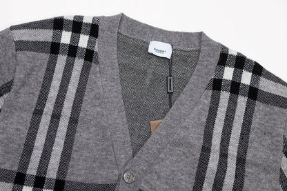 251021  new high-quality loose checkered cardigan sweater