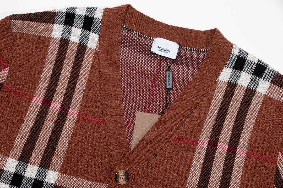 251021  new high-quality loose checkered cardigan sweater