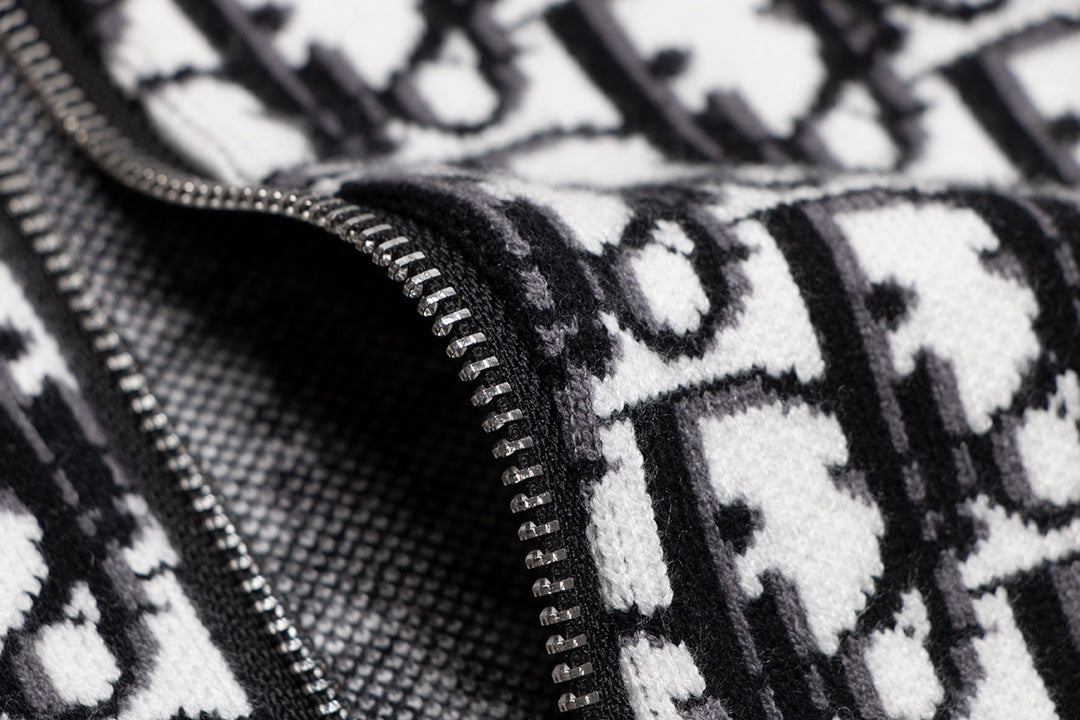251021  new high-quality classic letter-printed sweater cardigan