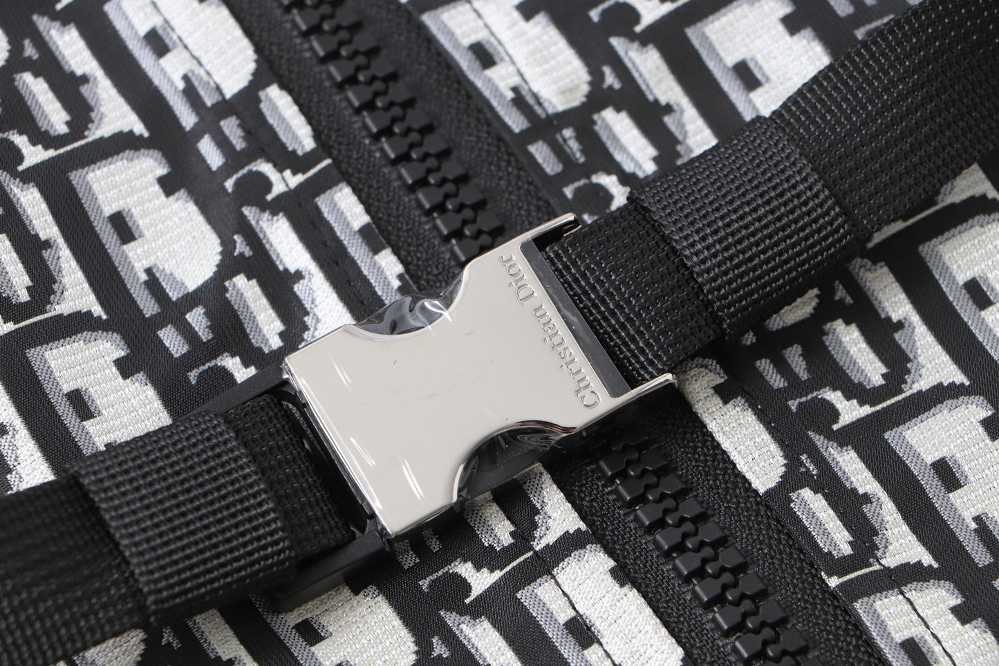 251021 New high-quality monochrome full-print waistcoat sporty style