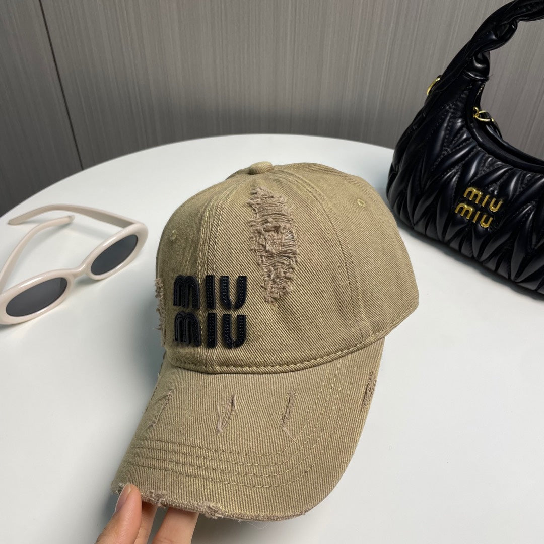 251028 New essential baseball cap for daily outfits