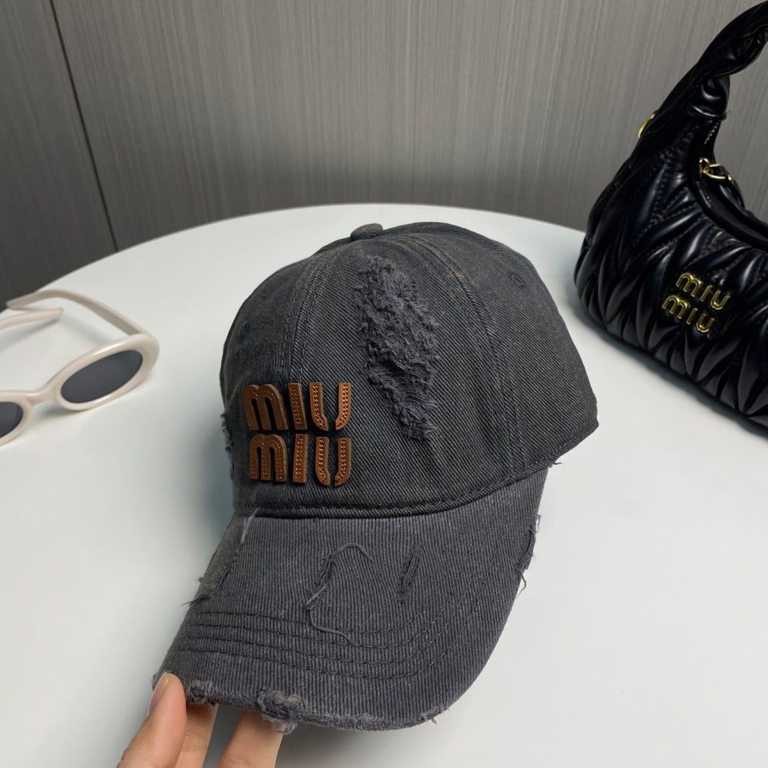 251028 New essential baseball cap for daily outfits
