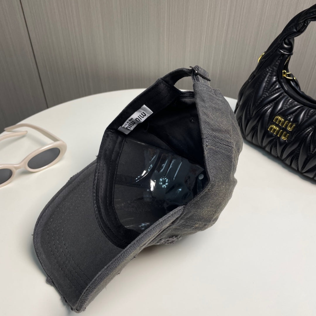 251028 New essential baseball cap for daily outfits
