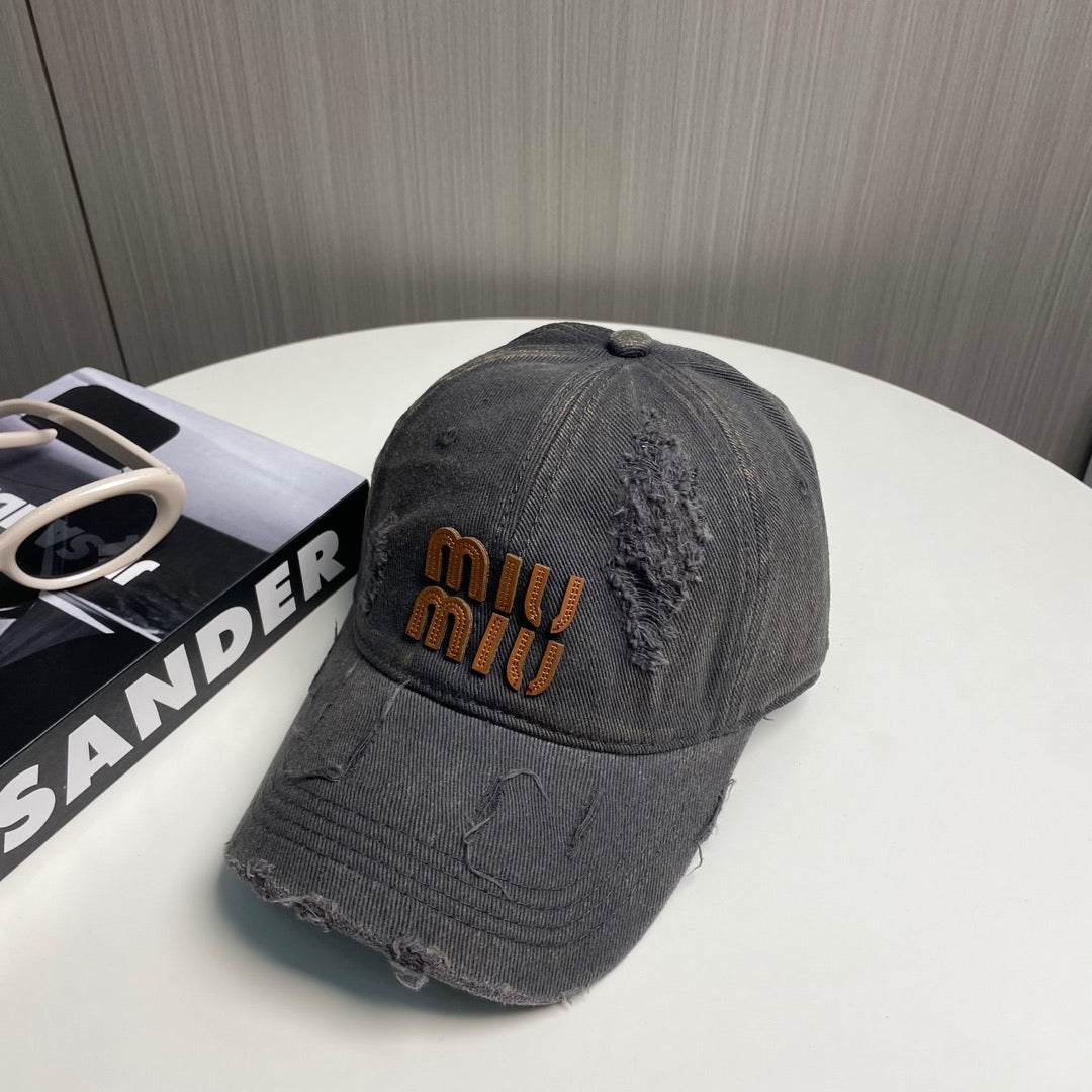 251028 New essential baseball cap for daily outfits