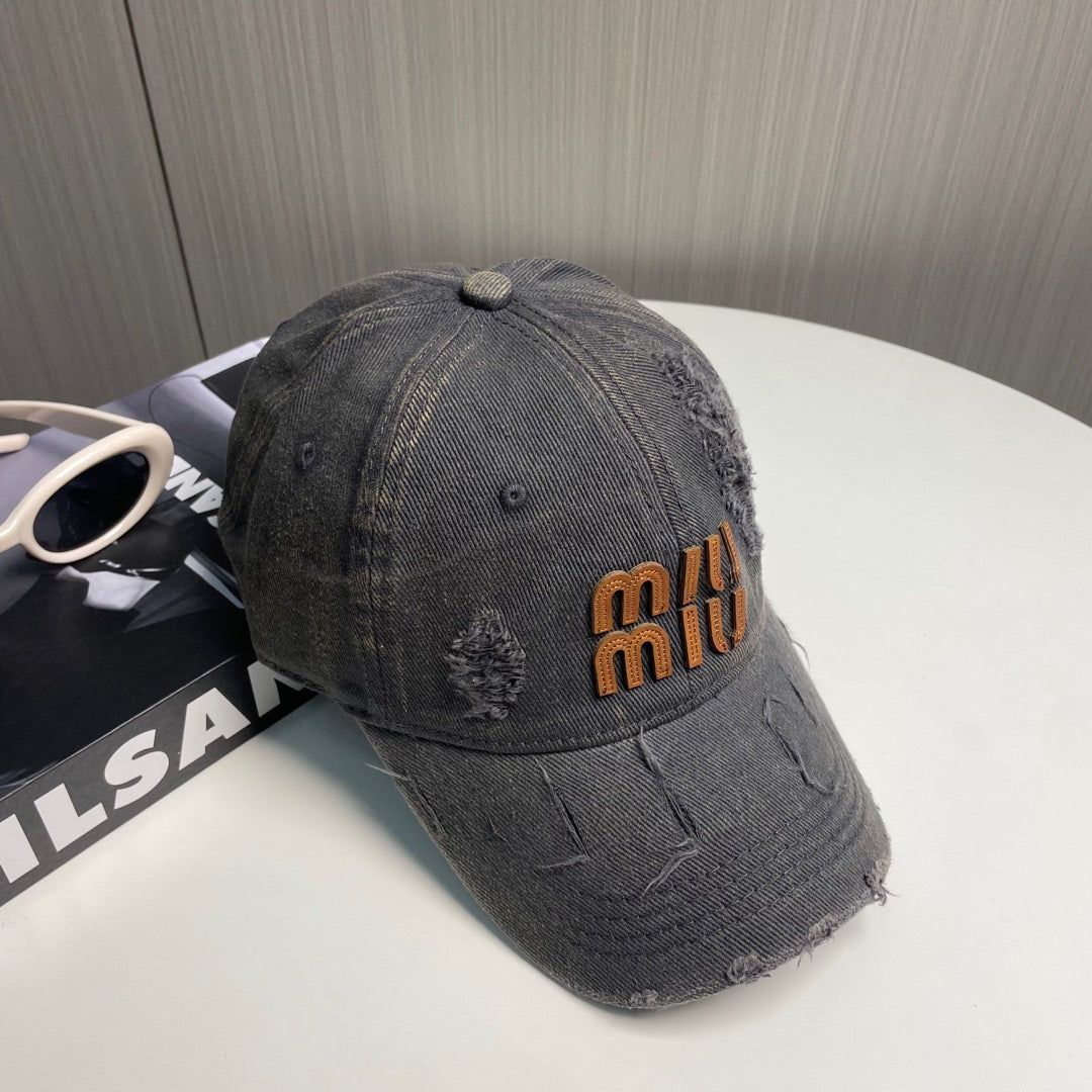 251028 New essential baseball cap for daily outfits