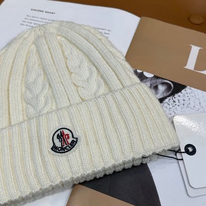 251028 New daily wear matching warm knitted hat
