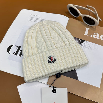 251028 New daily wear matching warm knitted hat