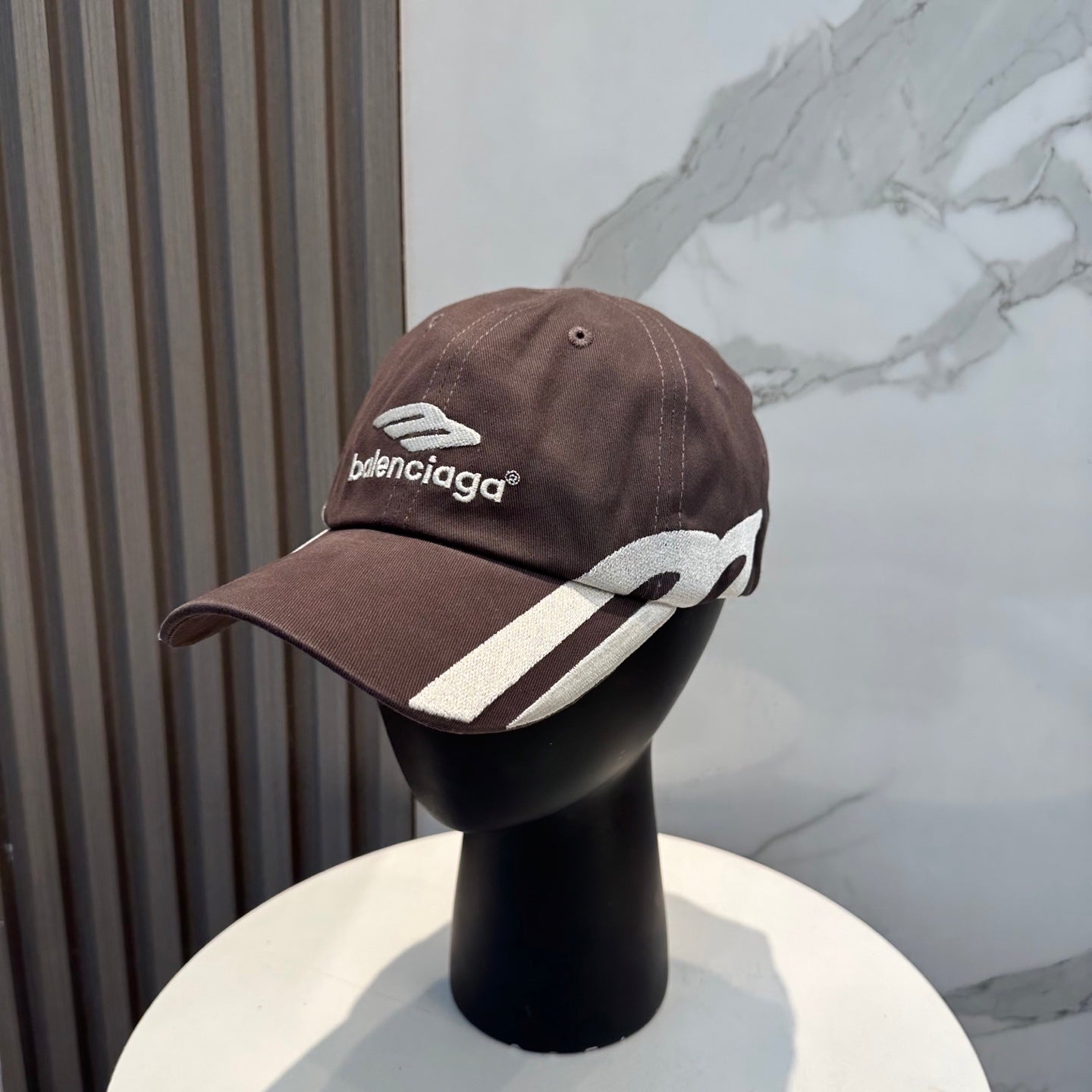 251028 New essential baseball cap for daily outfits