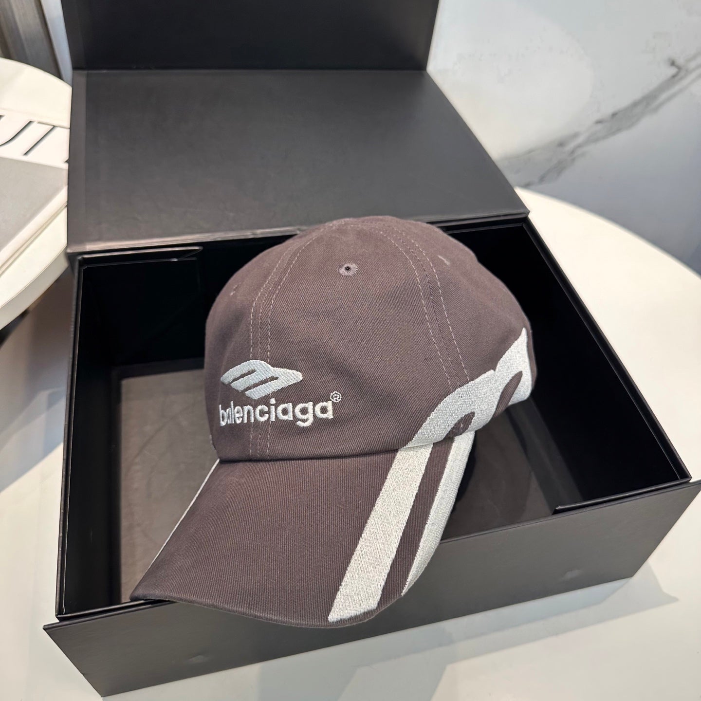 251028 New essential baseball cap for daily outfits