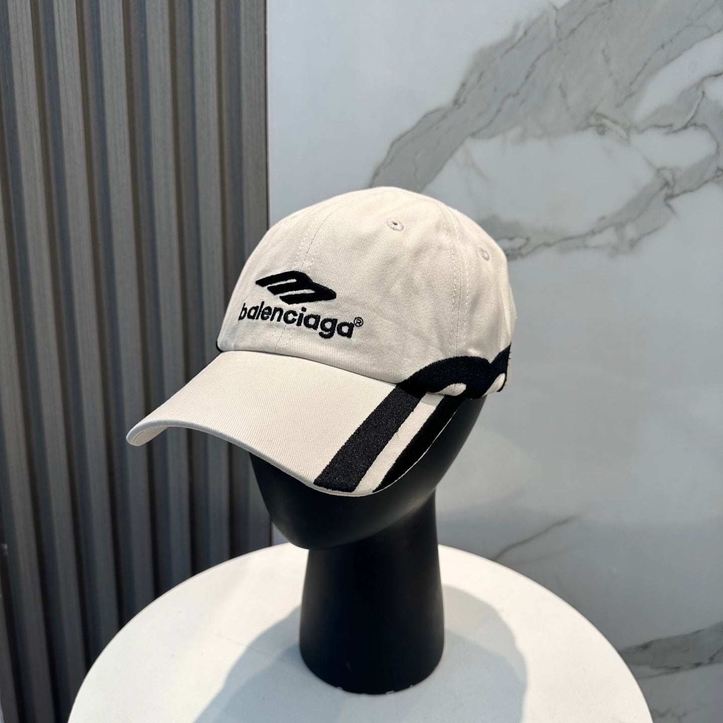 251028 New essential baseball cap for daily outfits