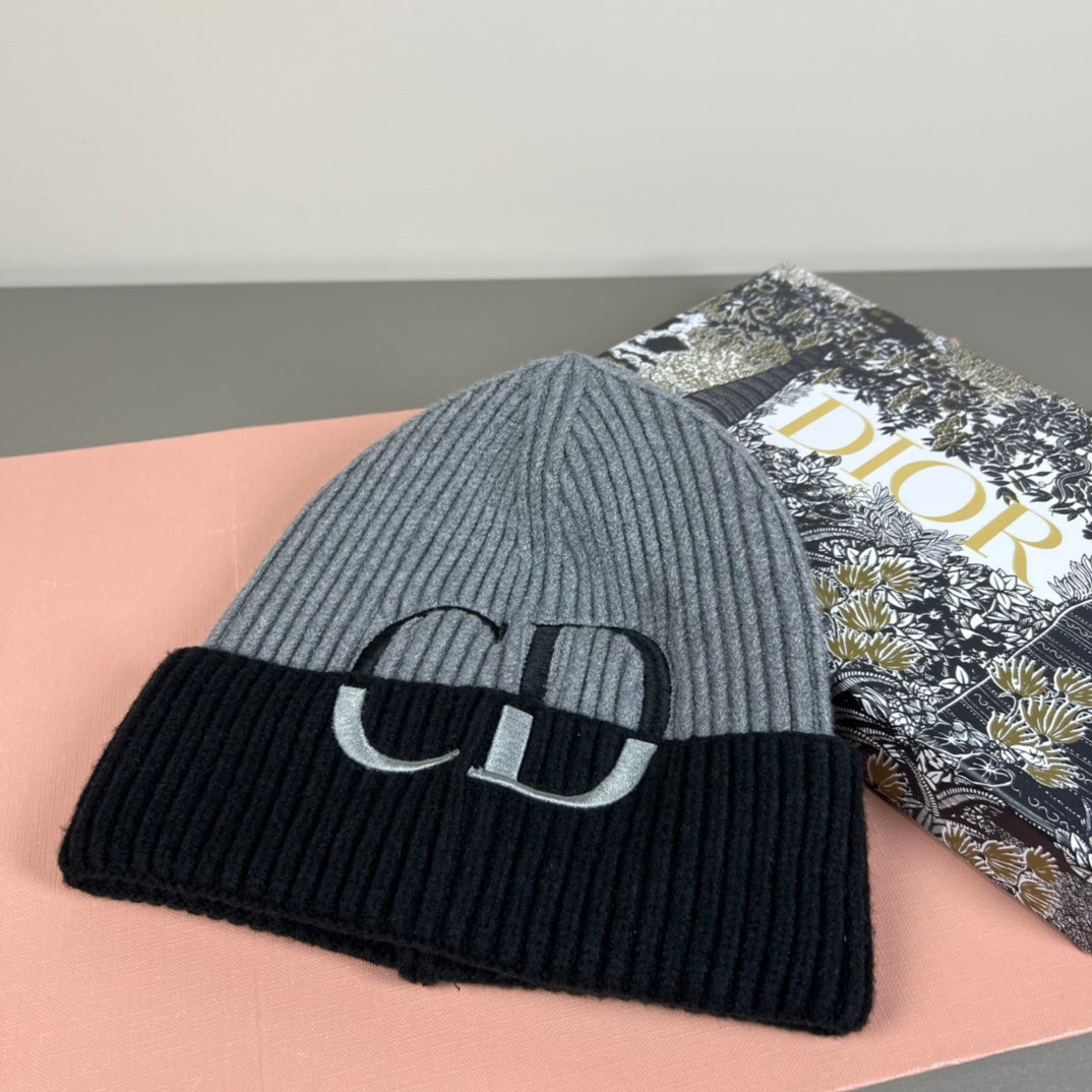 251028 New daily wear matching warm knitted hat