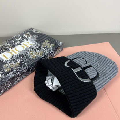 251028 New daily wear matching warm knitted hat