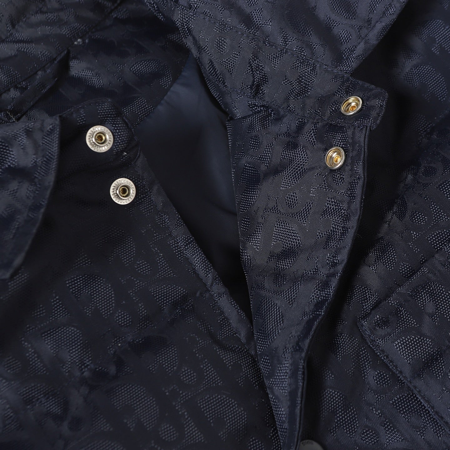 251230 New high-quality dark-patterned jacquard lapel and snap down jacket
