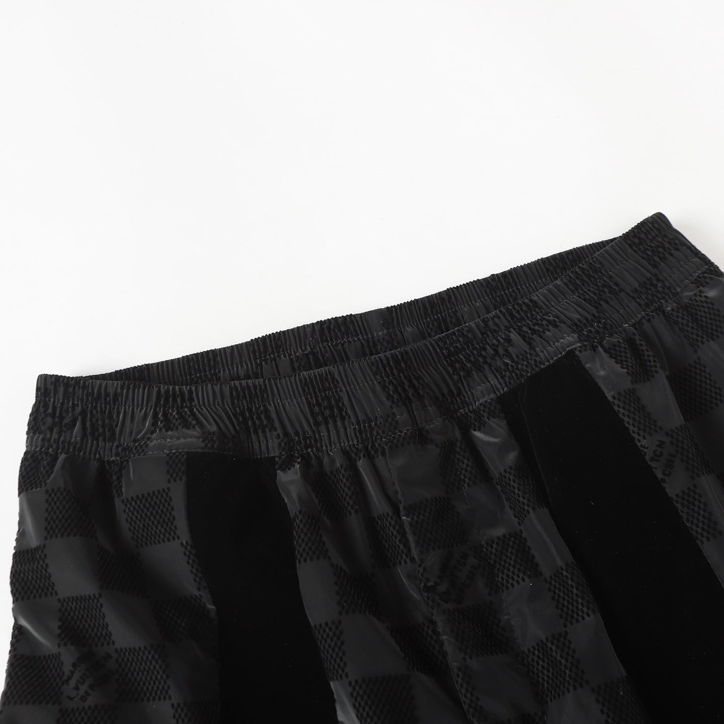 251230 New high-quality checkerboard letter-lined jacquard leggings以上翻译结果来自有道神经网络翻译（YNMT）· 通用场景