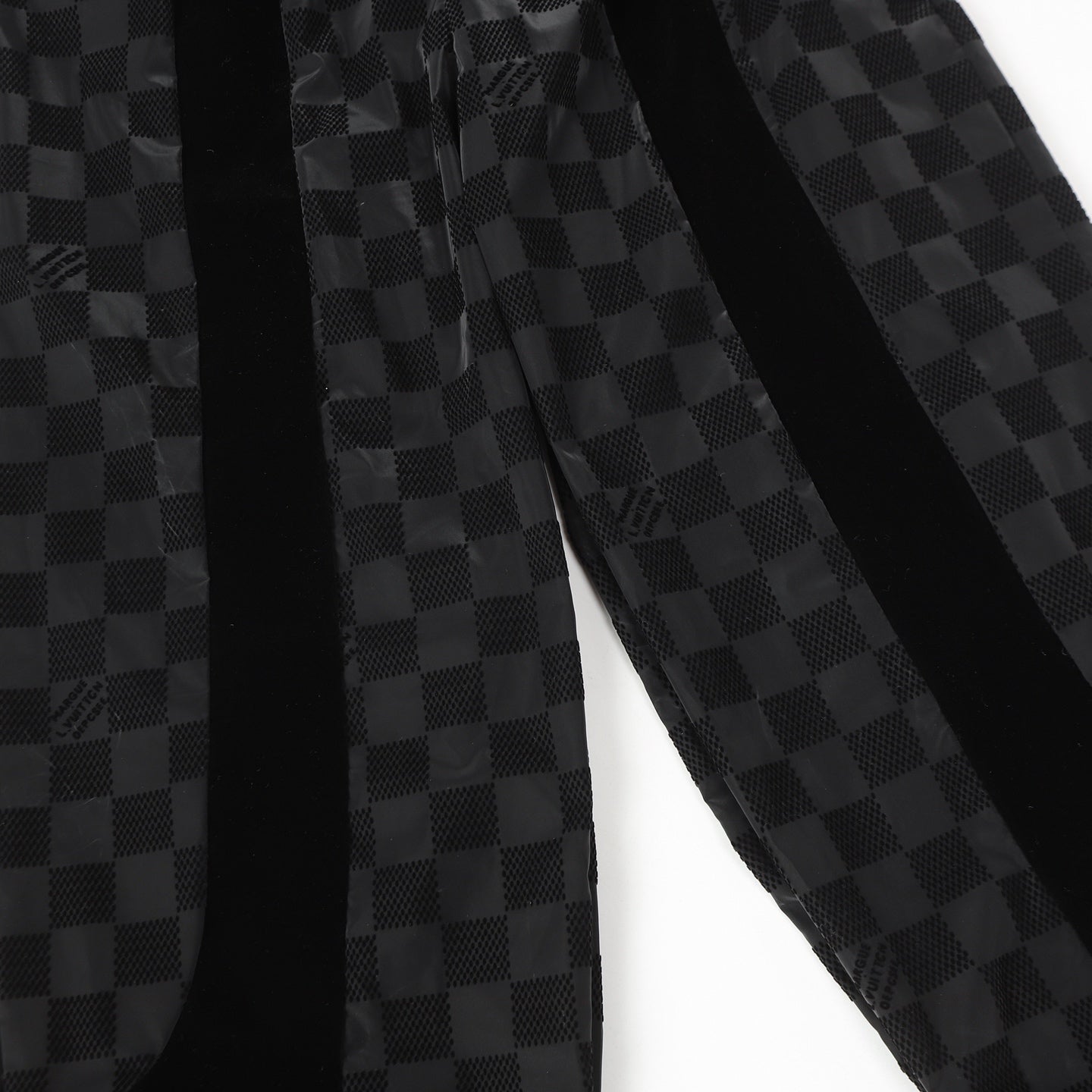 251230 New high-quality checkerboard letter-lined jacquard leggings以上翻译结果来自有道神经网络翻译（YNMT）· 通用场景