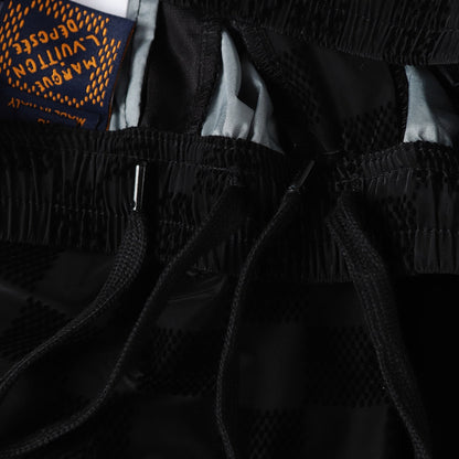 251230 New high-quality checkerboard letter-lined jacquard leggings以上翻译结果来自有道神经网络翻译（YNMT）· 通用场景
