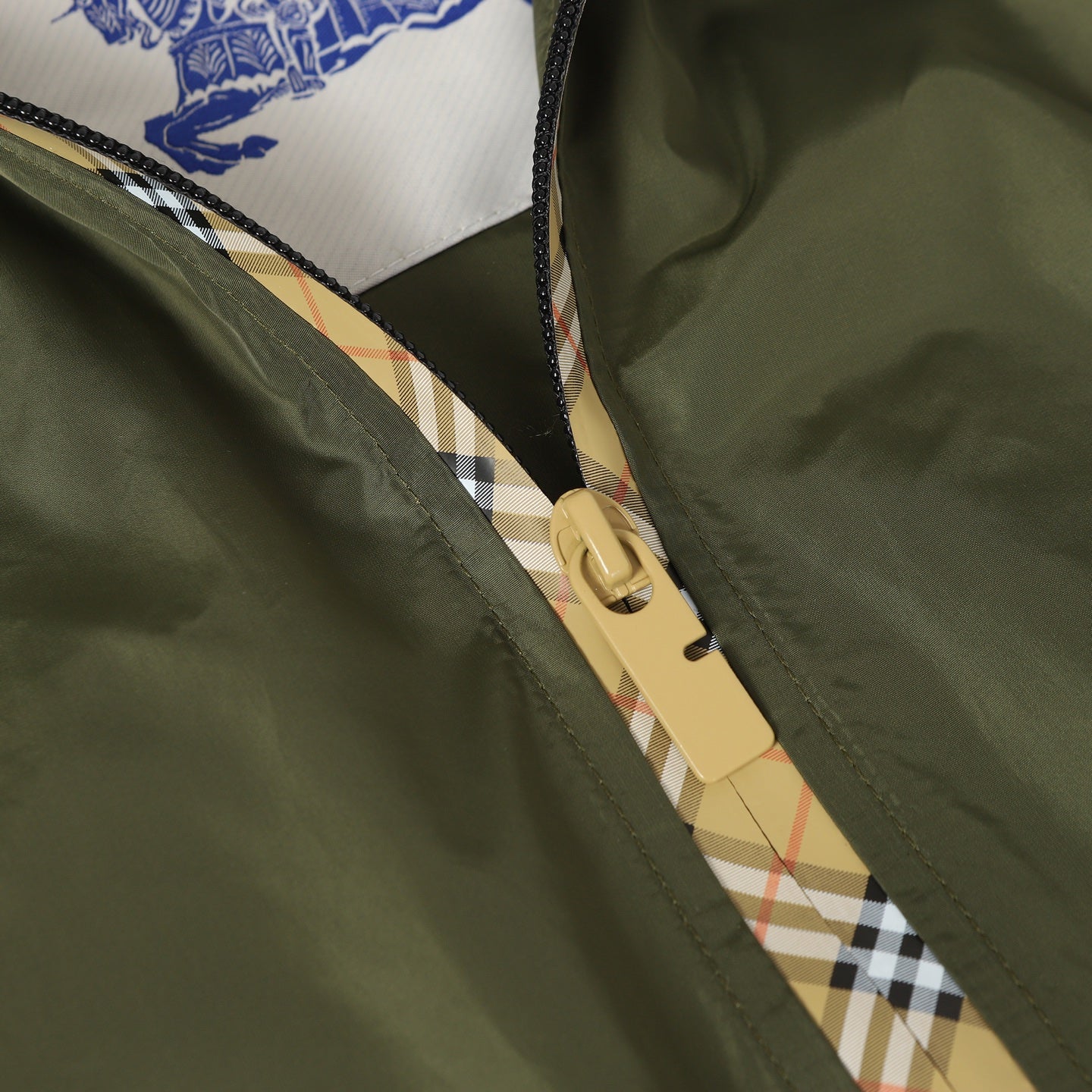 251230 New high-quality nylon hooded jacket