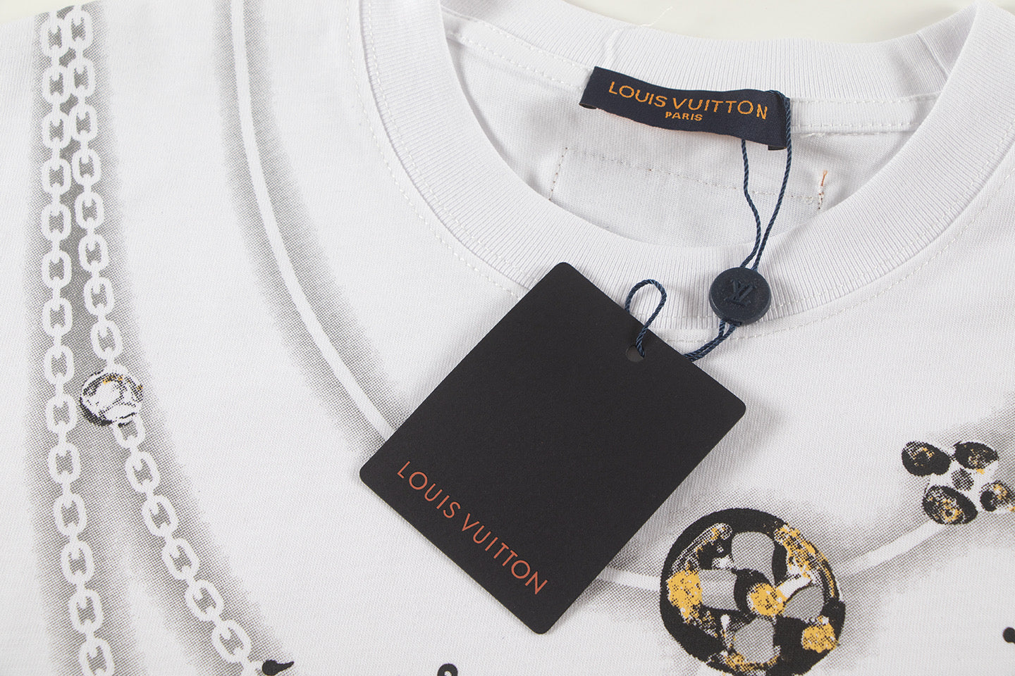 251230 New high-quality, simple necklace design printed T-shirt