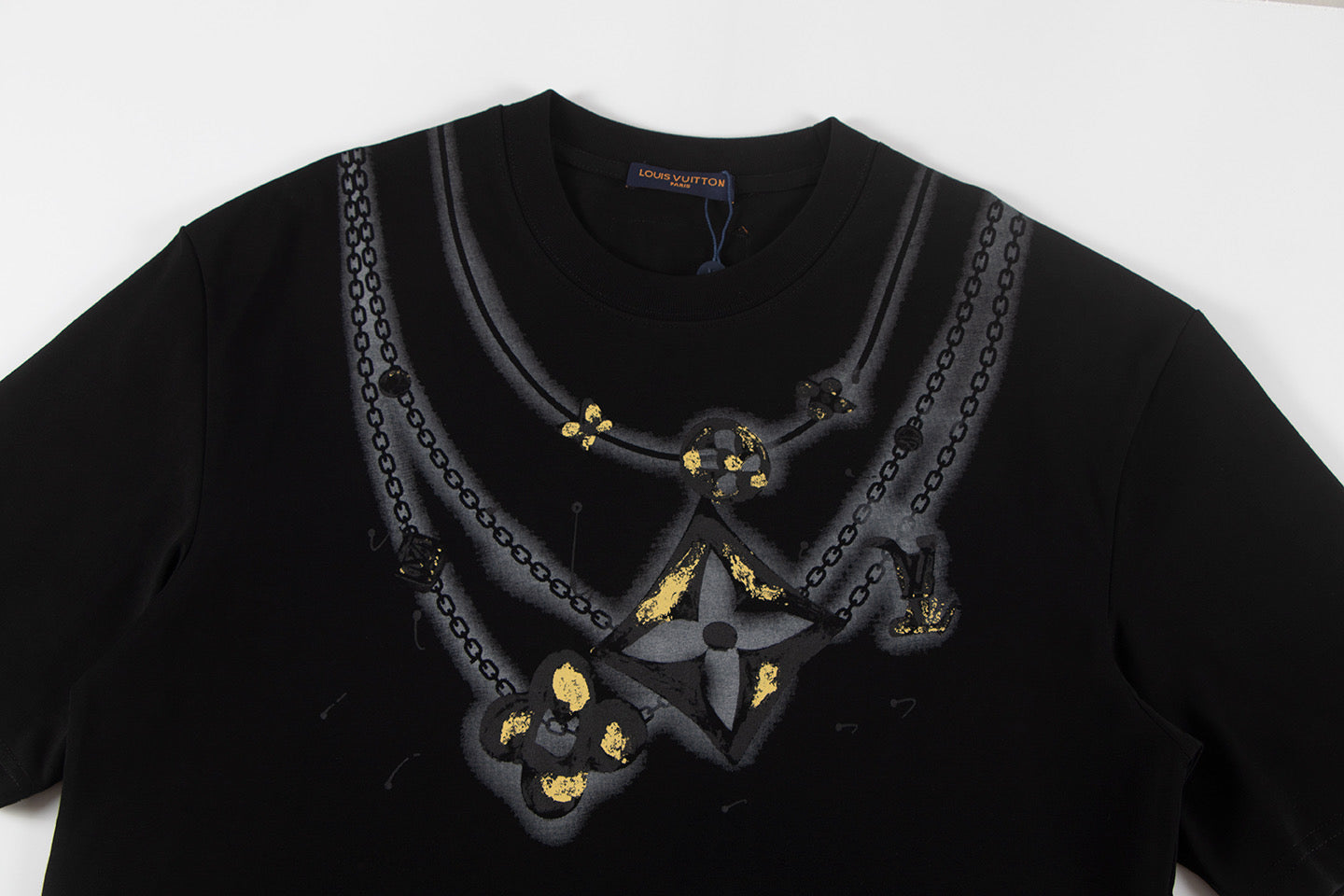 251230 New high-quality, simple necklace design printed T-shirt