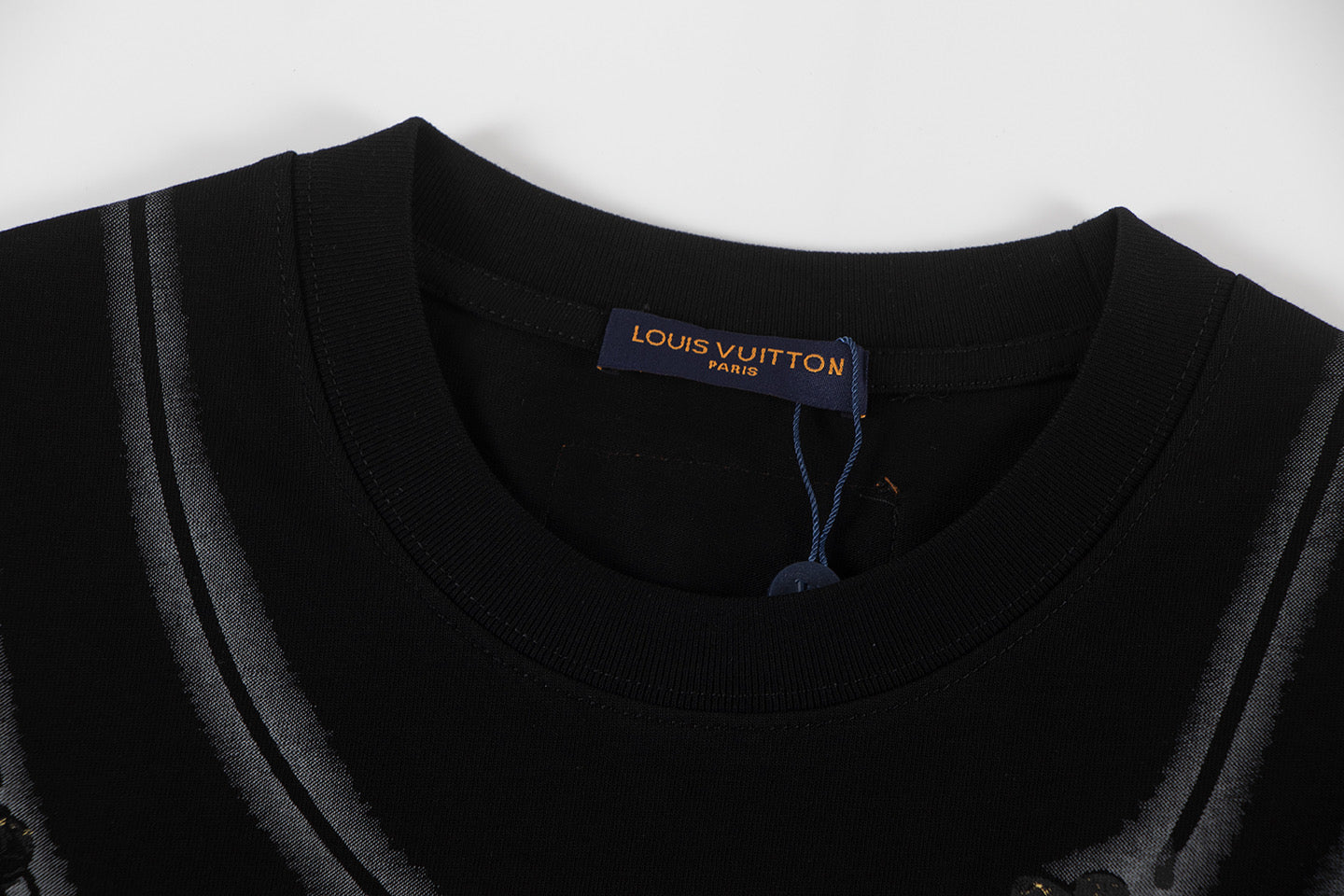 251230 New high-quality, simple necklace design printed T-shirt