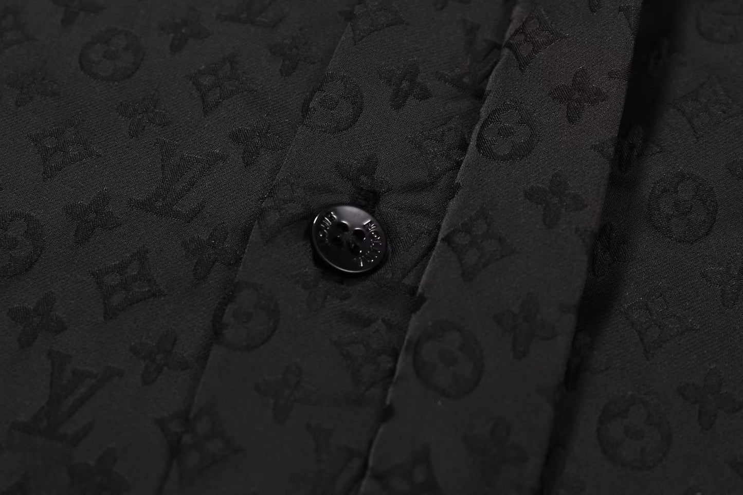 251230 New high-quality dark-patterned jacquard long-sleeved shirt