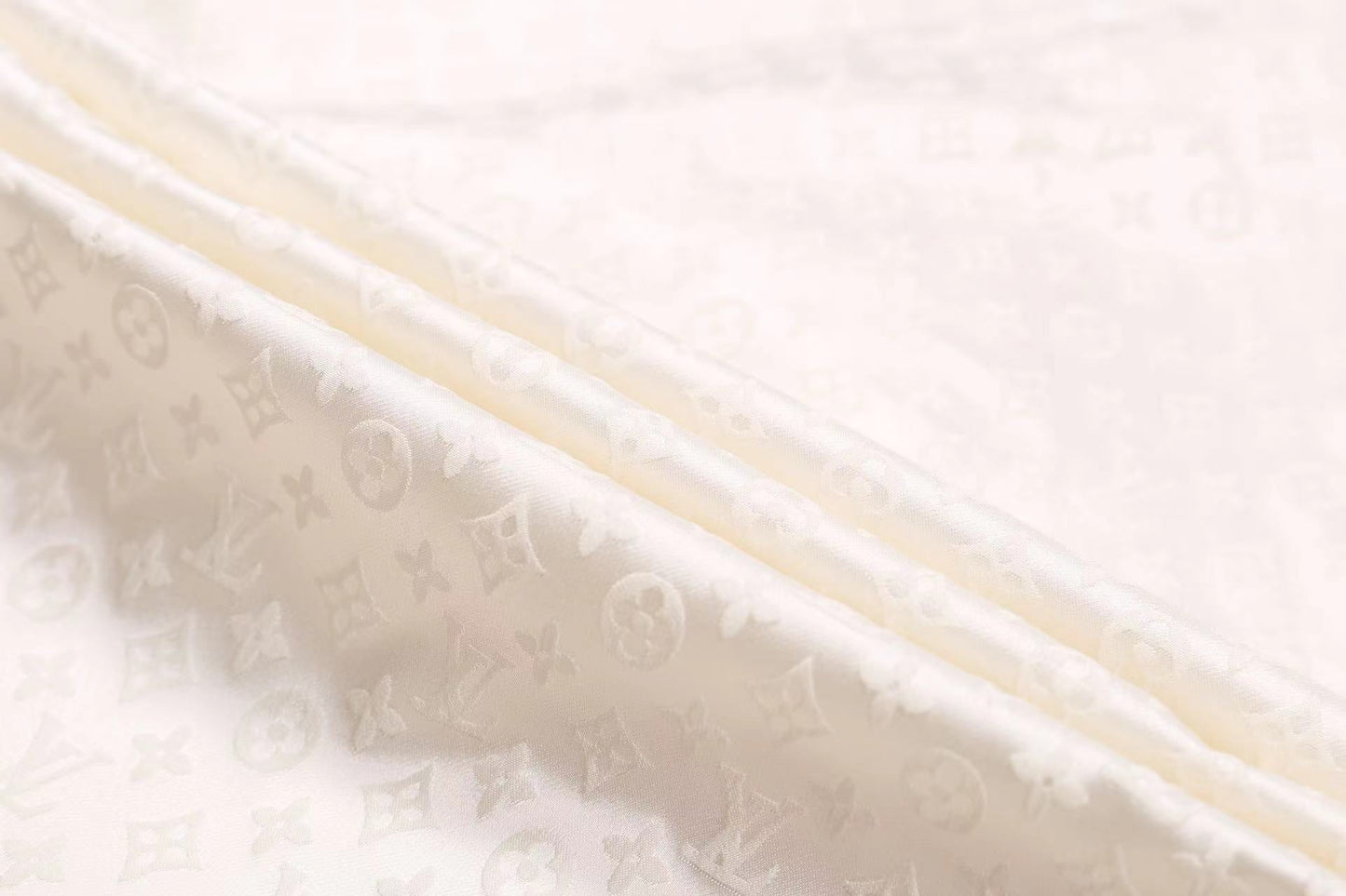 251230 New high-quality dark-patterned jacquard long-sleeved shirt
