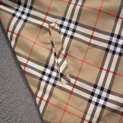 251230 A new high-quality classic checkered windproof jacket