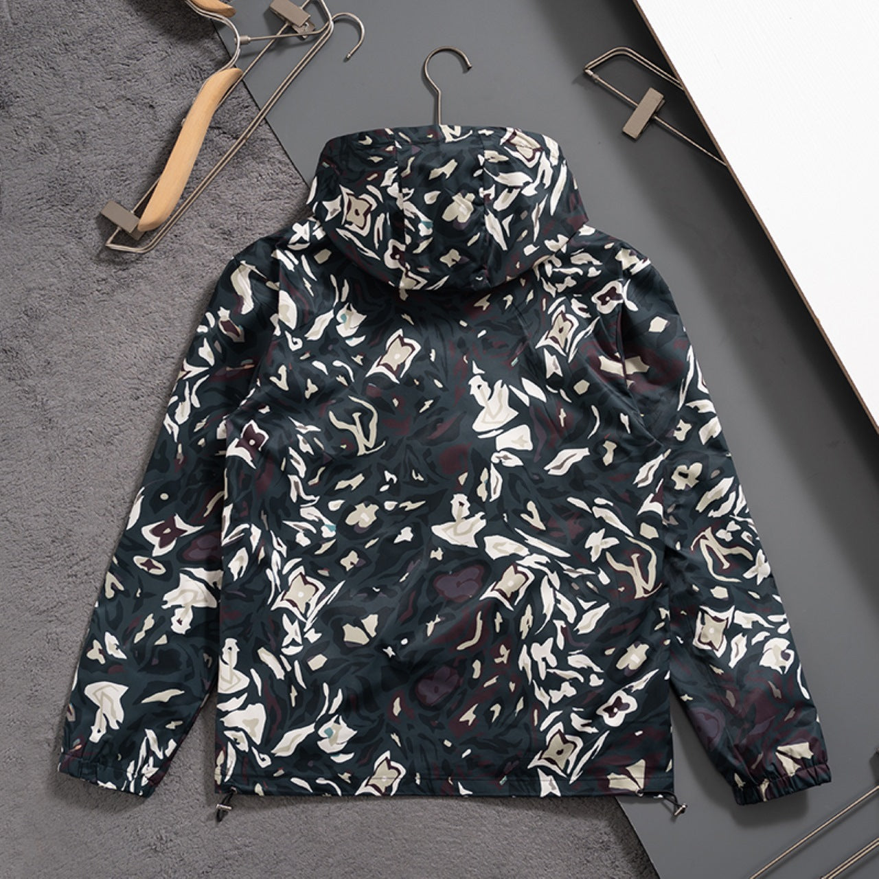 251230 New high-quality full-print windproof jacket