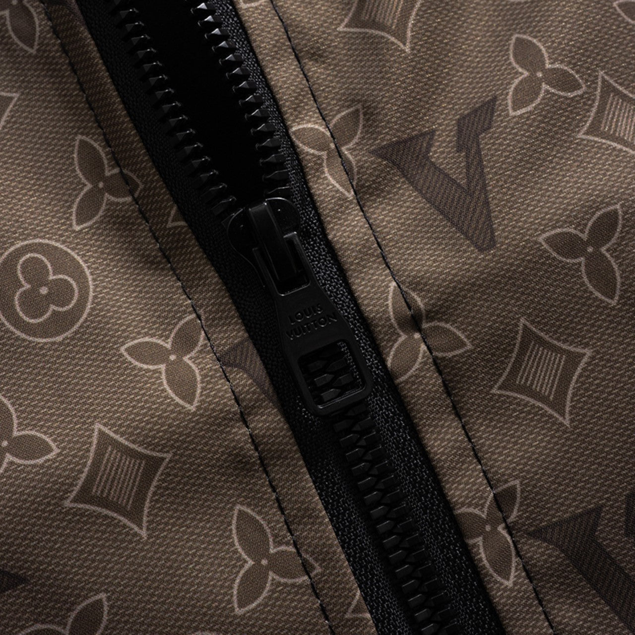 251230 New high-quality full-print windproof jacket