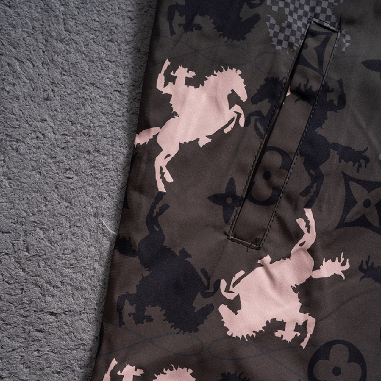 251230 New high-quality full-print windproof jacket