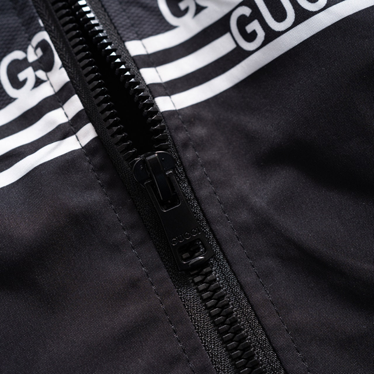 251230 A new high-quality half-sided full-print windproof jacket