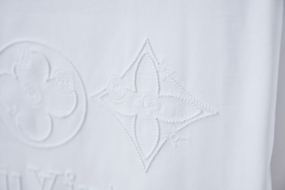 260106 New high-quality embroidered T-shirt in the same color