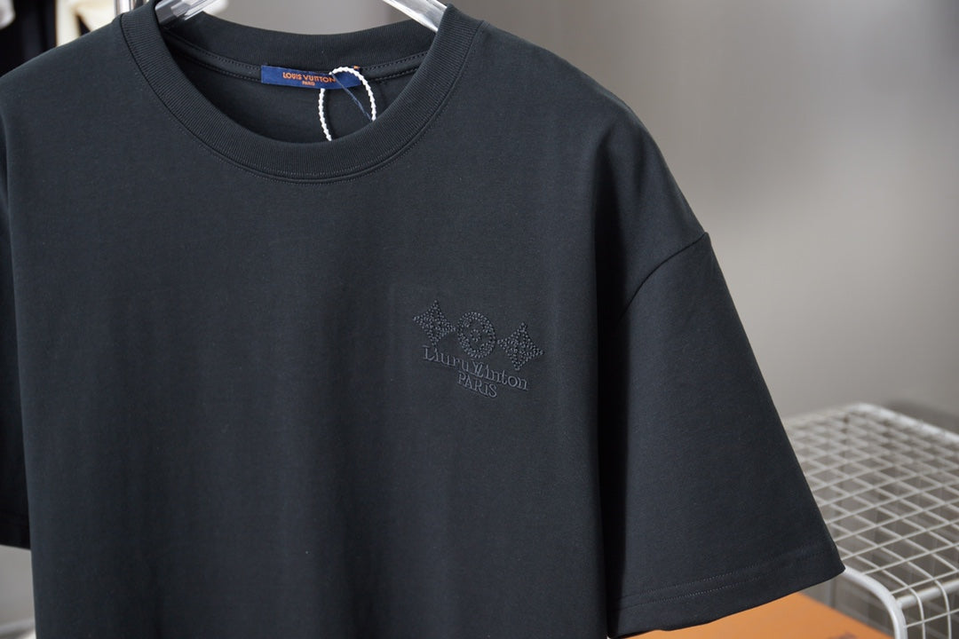 260106 New high-quality embroidered T-shirt in the same color