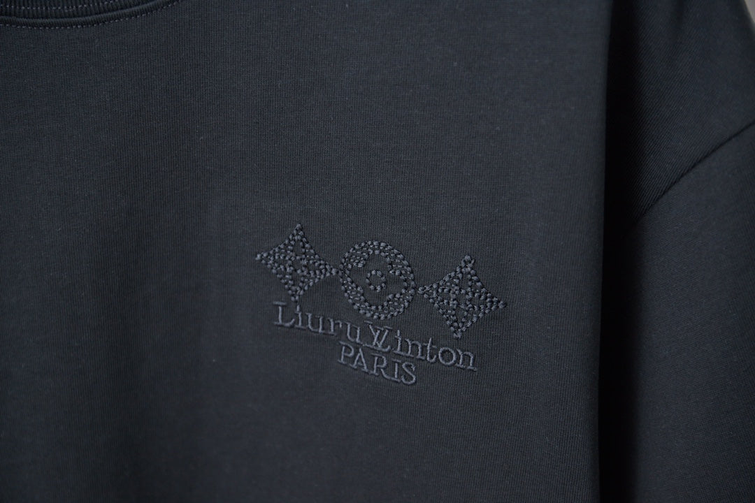 260106 New high-quality embroidered T-shirt in the same color