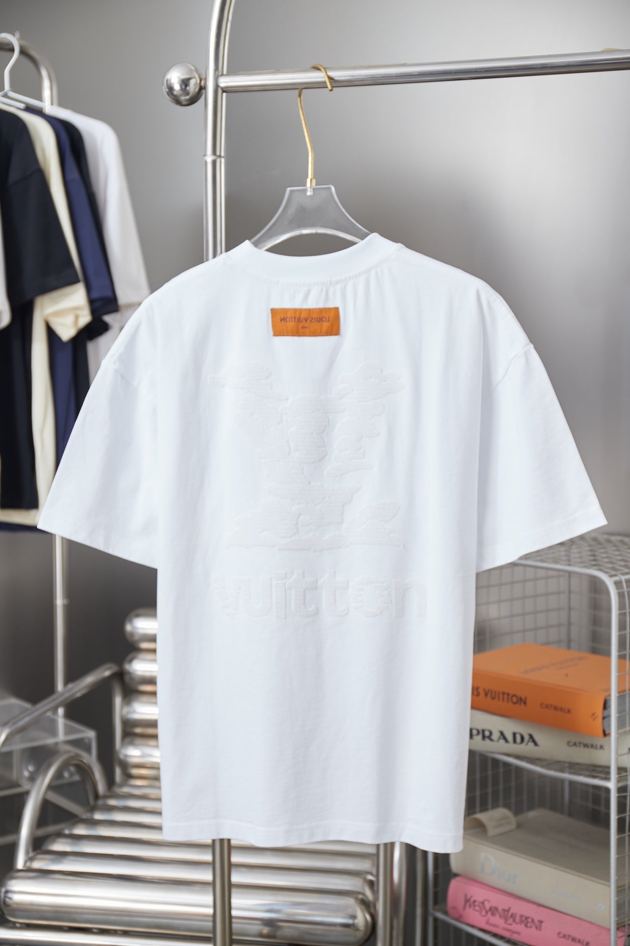 260106 New high-quality embroidered T-shirt with the same color letters