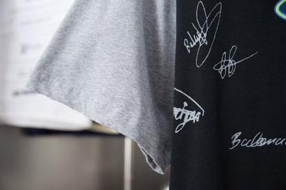 260106 new high-quality T-shirt with color-blocking sleeves and letter signature