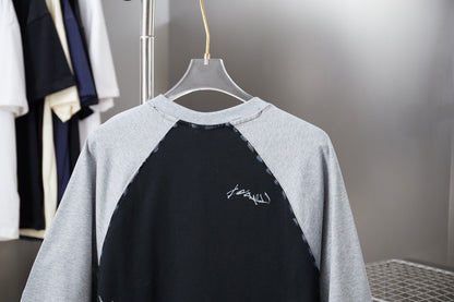 260106 new high-quality T-shirt with color-blocking sleeves and letter signature