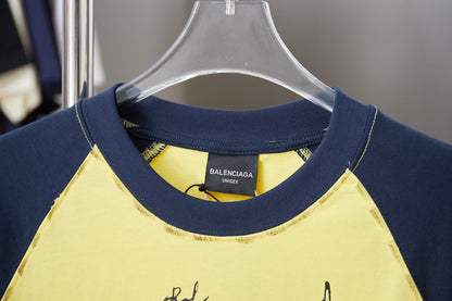260106 new high-quality T-shirt with color-blocking sleeves and letter signature