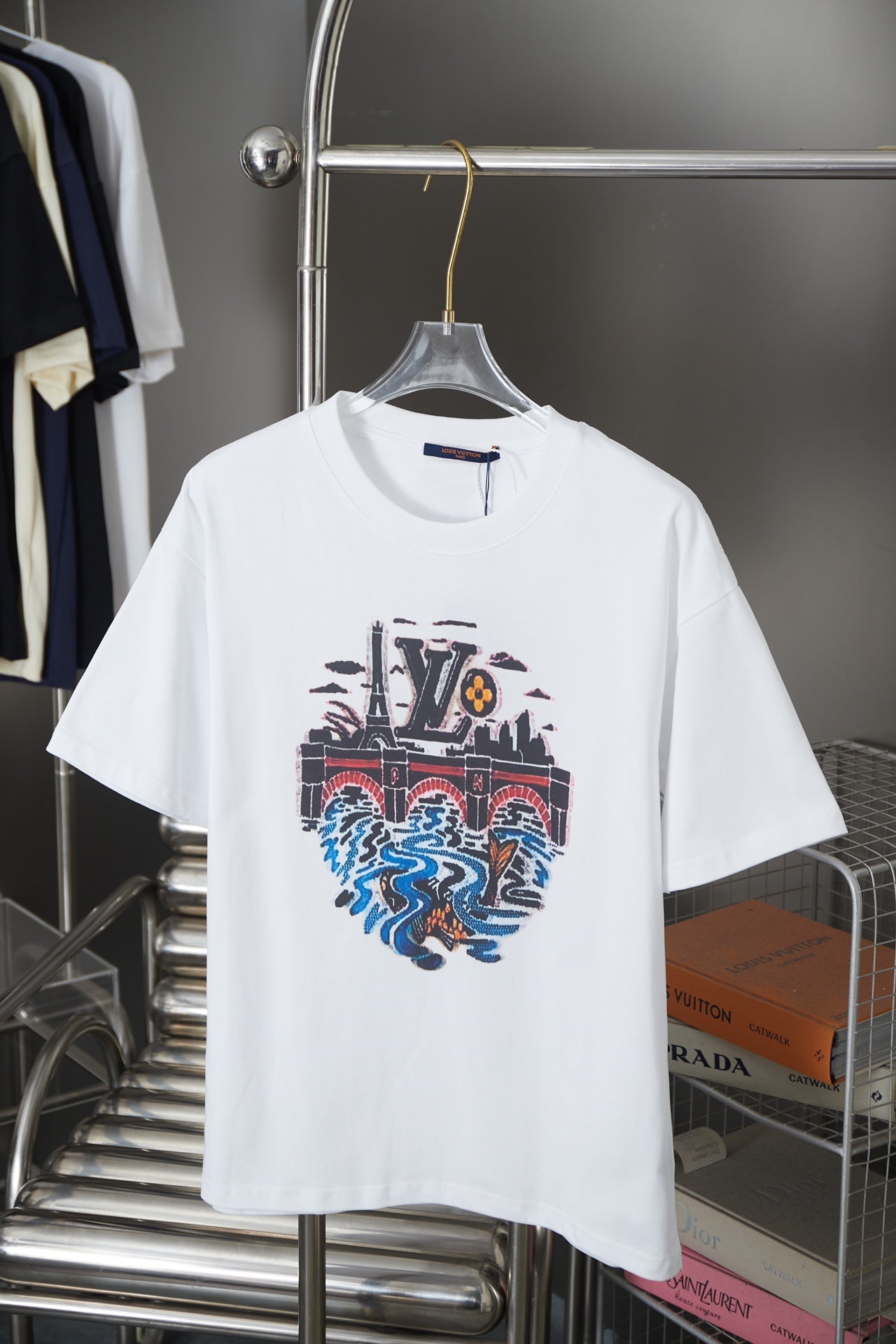 260106 New high-quality T-shirt with iron tower and river pattern