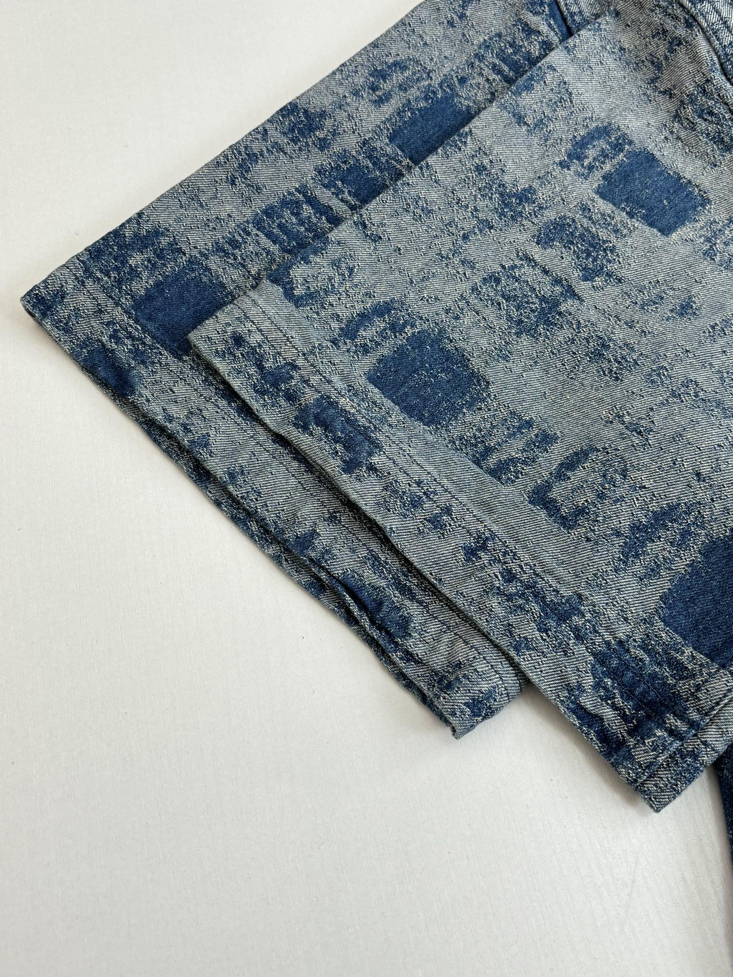 260106 New high-quality gradient bleached full-printed jacquard denim short-sleeved shirt
